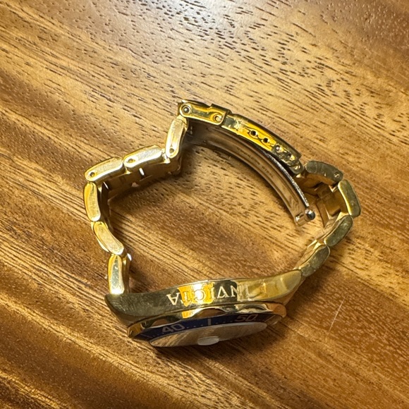 Invicta Gold and Blue Men's Watch - Picture 5 of 6